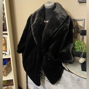 🖤NWT L Calvin Klein Faux Fur Coat